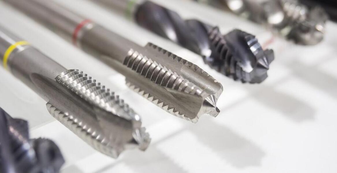 Wpływ skupu węglika na efektywność produkcji narzędzi skrawających