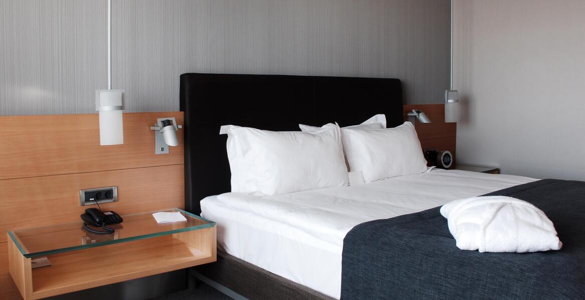 Der Einfluss der Detailgenauigkeit auf die Qualität von Hotelmöbel nach Maß