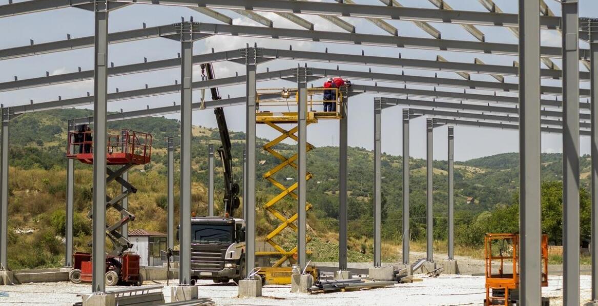 Bau von Stahlhallen und Umweltanforderungen