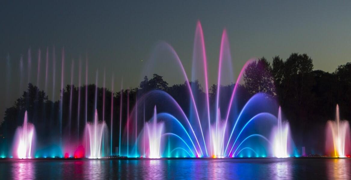 Jakie są korzyści z inwestycji w fontanny multimedialne?