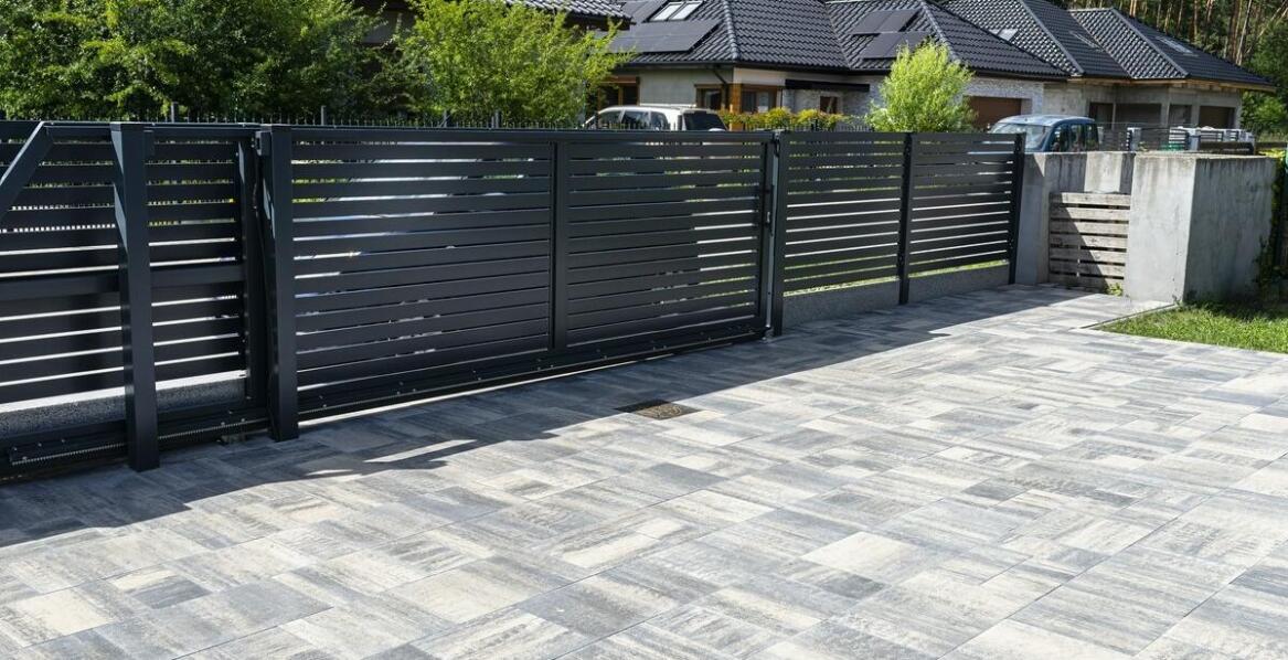 Jakie opcje personalizacji oferują nowoczesne systemy ogrodzeniowe?