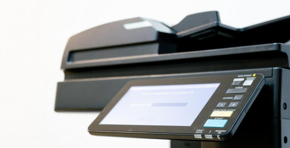 Jak szybkość dostawy tuszy do drukarek wpływa na ciągłość pracy biurowej?