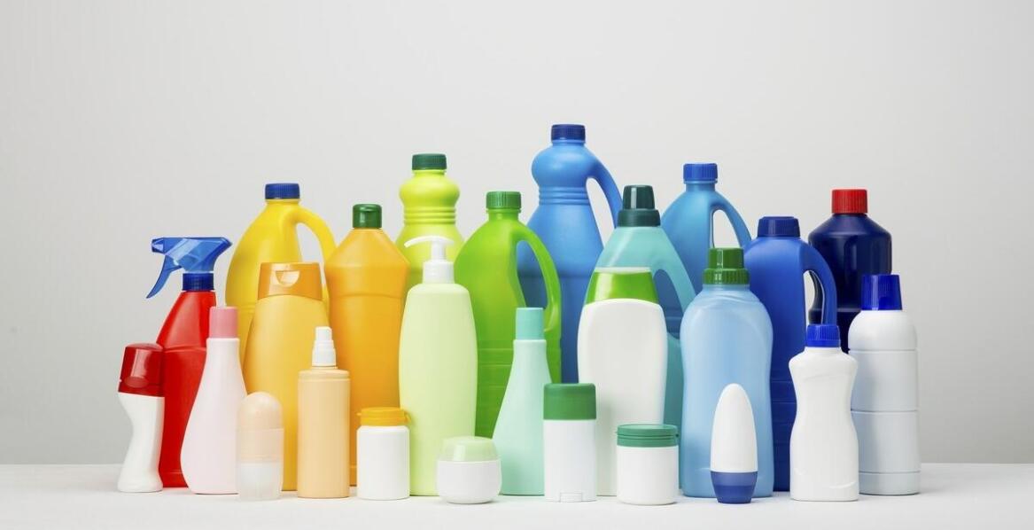 Folia HDPE w branży kosmetycznej – zalety i zastosowania