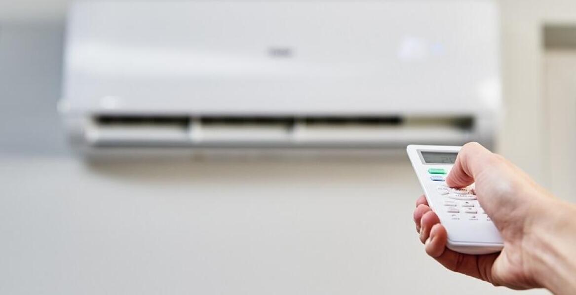 Zastosowanie inteligentnych systemów sterowania w klimatyzacji – co oferuje rynek?