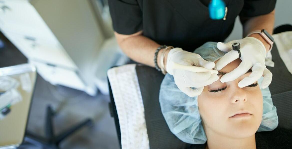 Iniekcje doszklistkowe: dlaczego są skuteczne i bezpieczne?