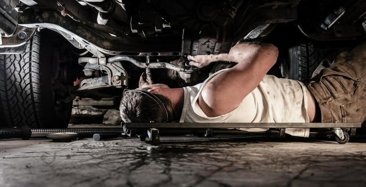 Wymiana sprzęgła – dlaczego warto zaufać mechanikowi samochodowemu z Komornik?