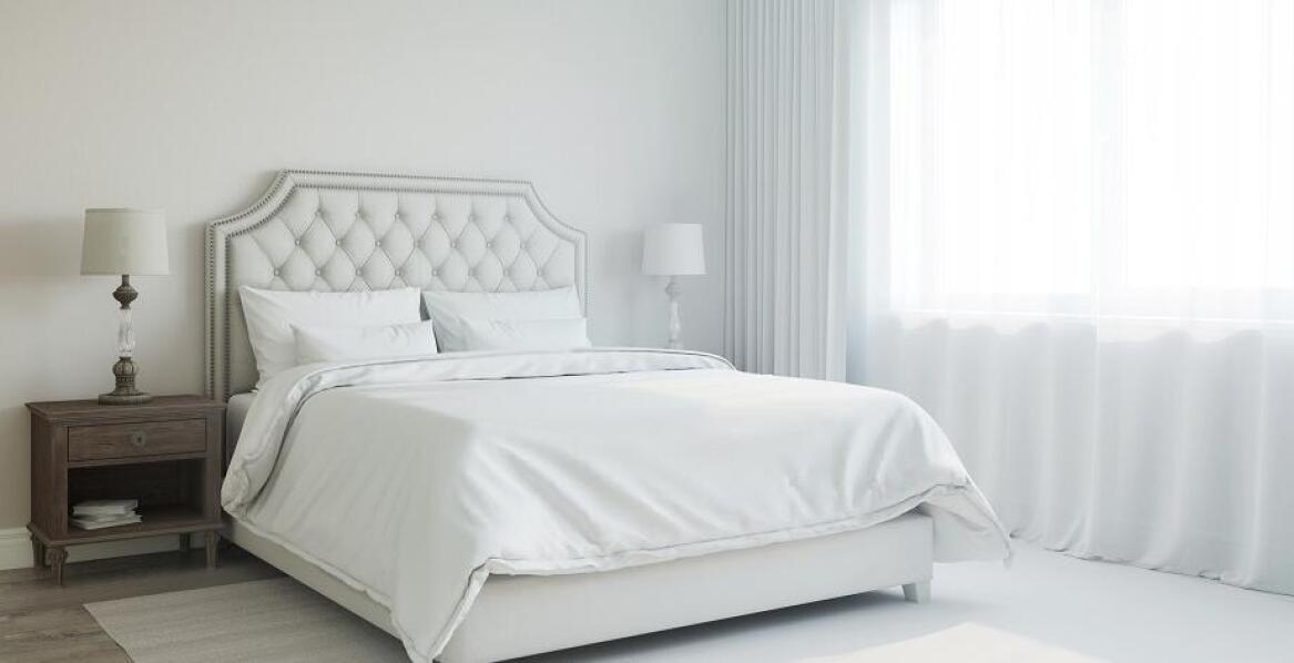 Wpływ koloru tkaniny na atmosferę w sypialni z łóżkiem tapicerowanym