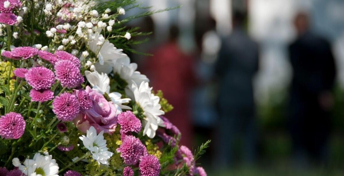 Wybór odpowiednich wiązanek pogrzebowych dla różnych ceremonii