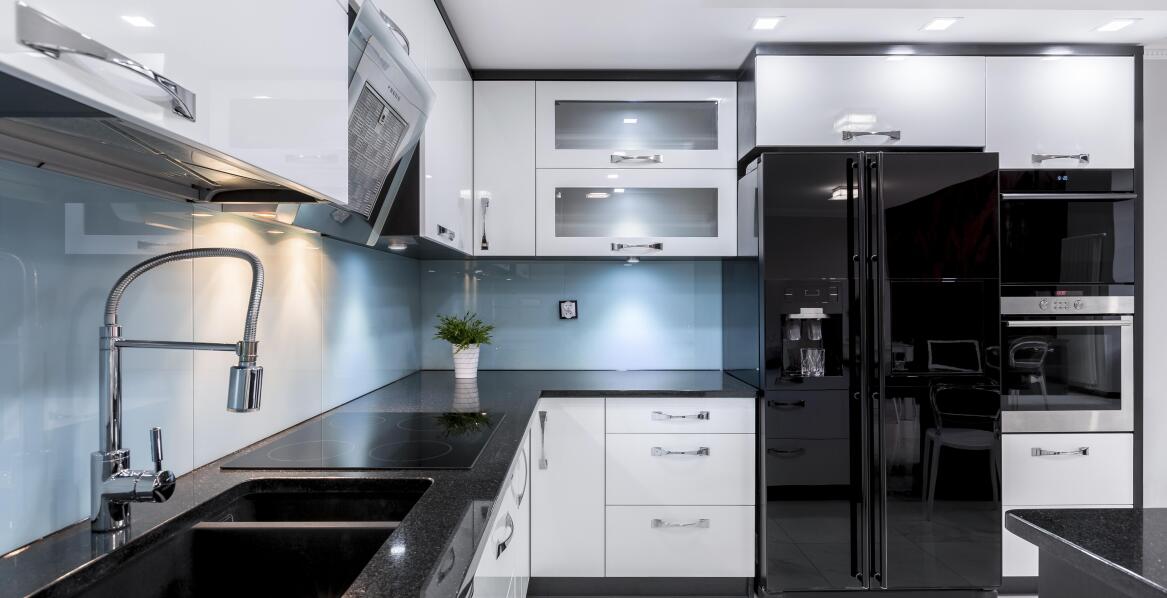 Jak szkło żaroodporne sprawdza się w kuchennych aranżacjach?