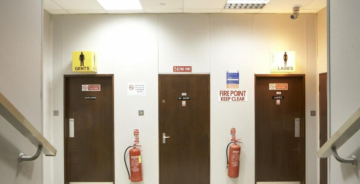 Praktyczne porady dotyczące rozmieszczania plakatów pierwszej pomocy