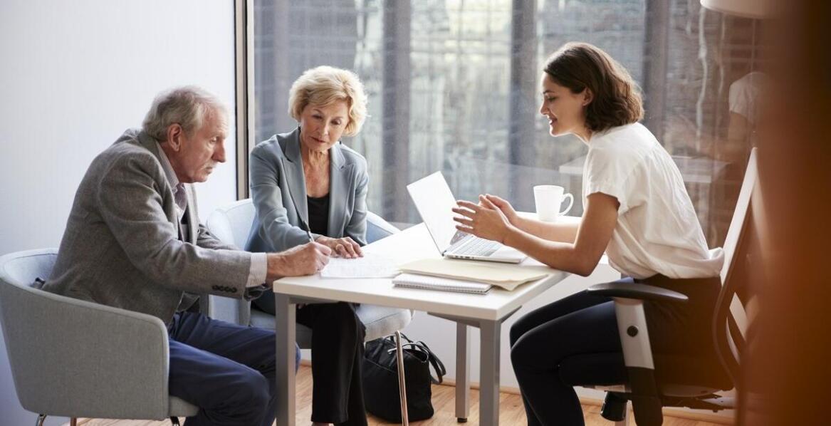 Jakie są korzyści z zawierania porozumień układowych podczas restrukturyzacji?