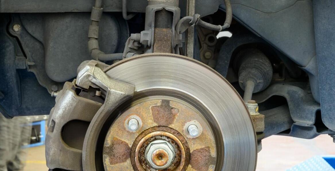 Jakie innowacje technologiczne wspierają diagnostykę układów hamulcowych?