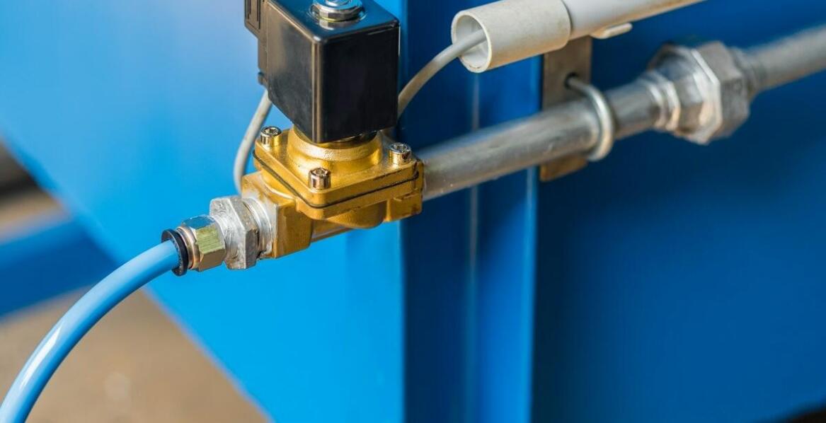 Zastosowanie zaworów elektromagnetycznych 12v w myjniach samochodowych