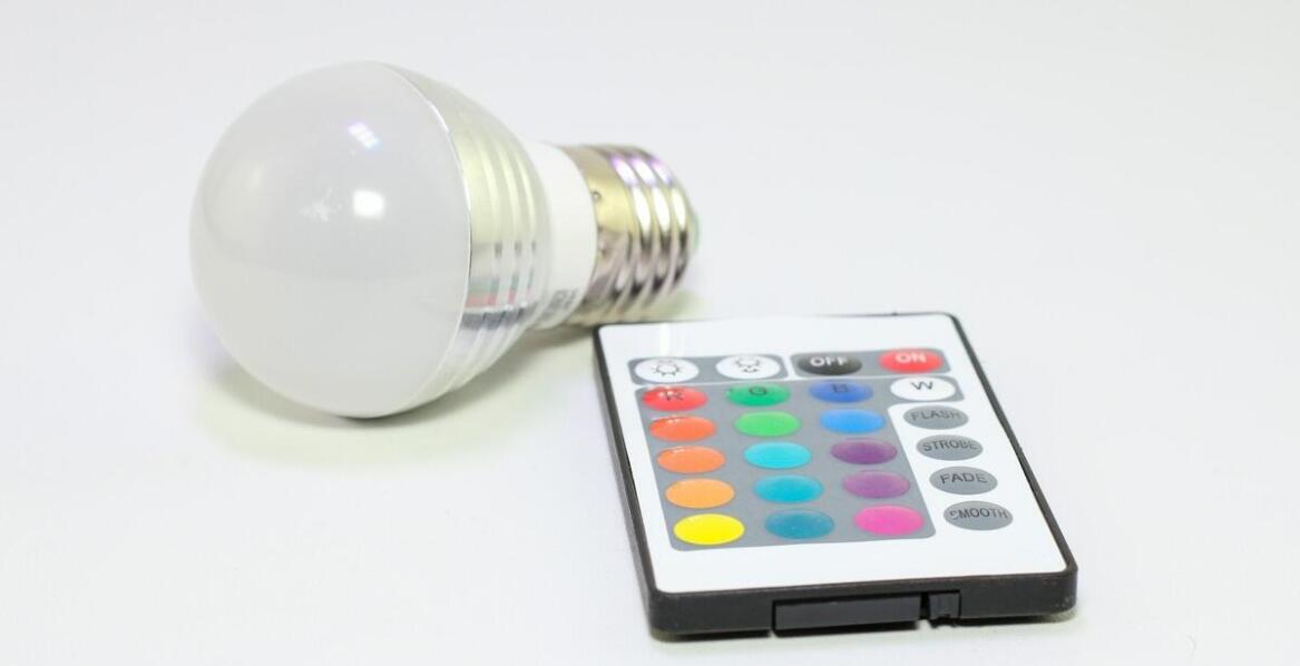 Porównanie różnych typów żarówek energooszczędnych