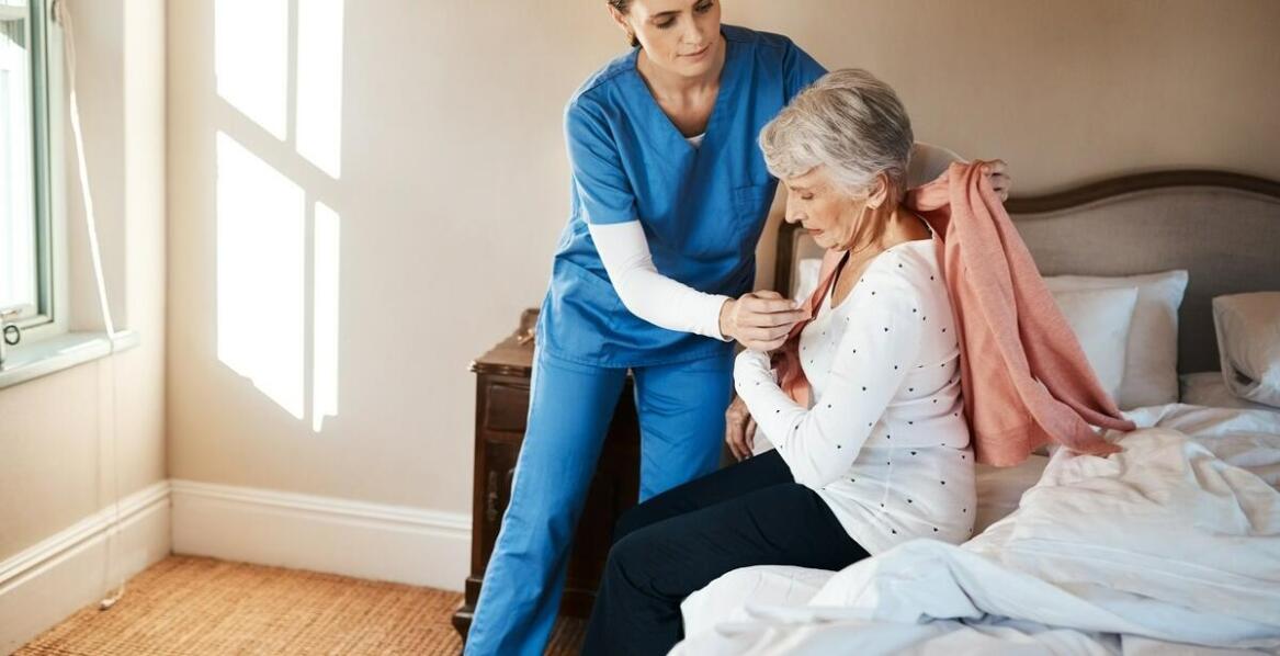 Znaczenie profesjonalnej opieki dla osób leżących w ich domach