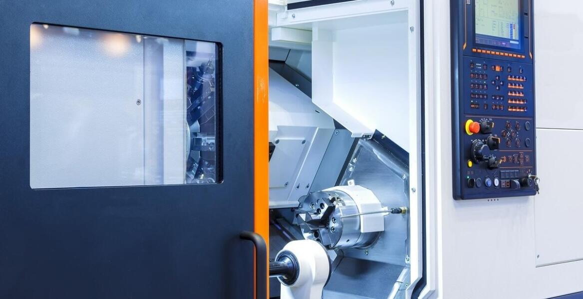 Rola nowoczesnych technologii CNC i EDM w produkcji form ciśnieniowych