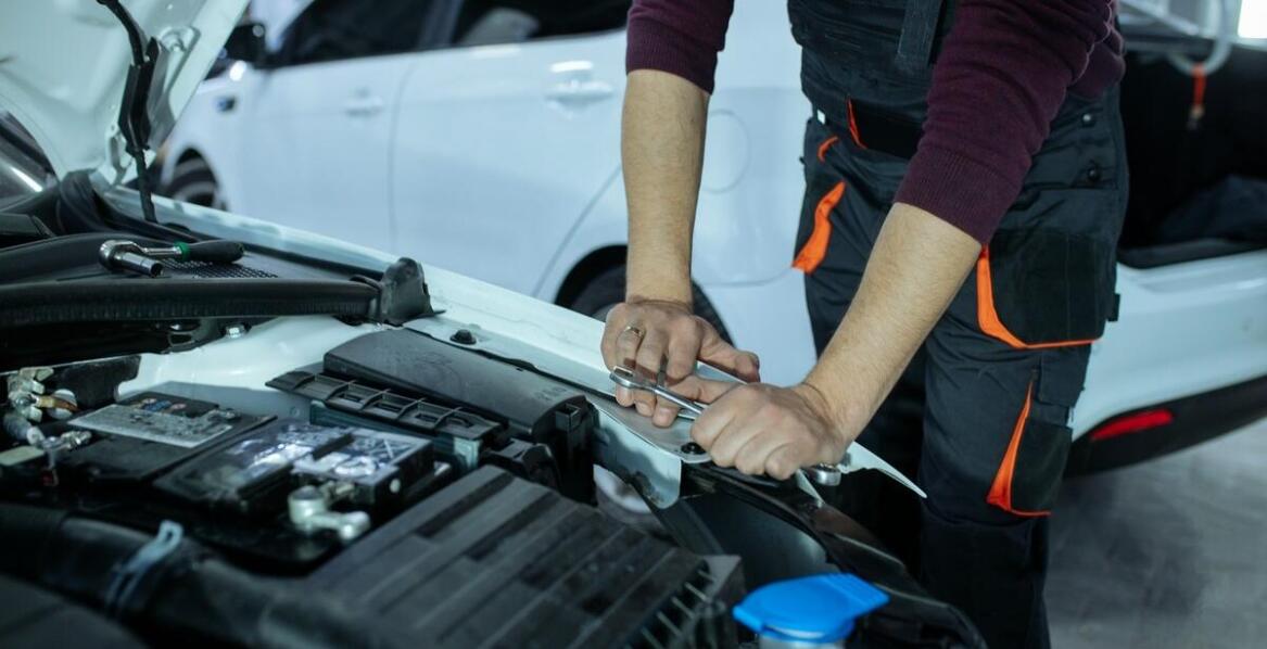 Procedura przeglądu technicznego dla samochodów osobowych – co obejmuje?