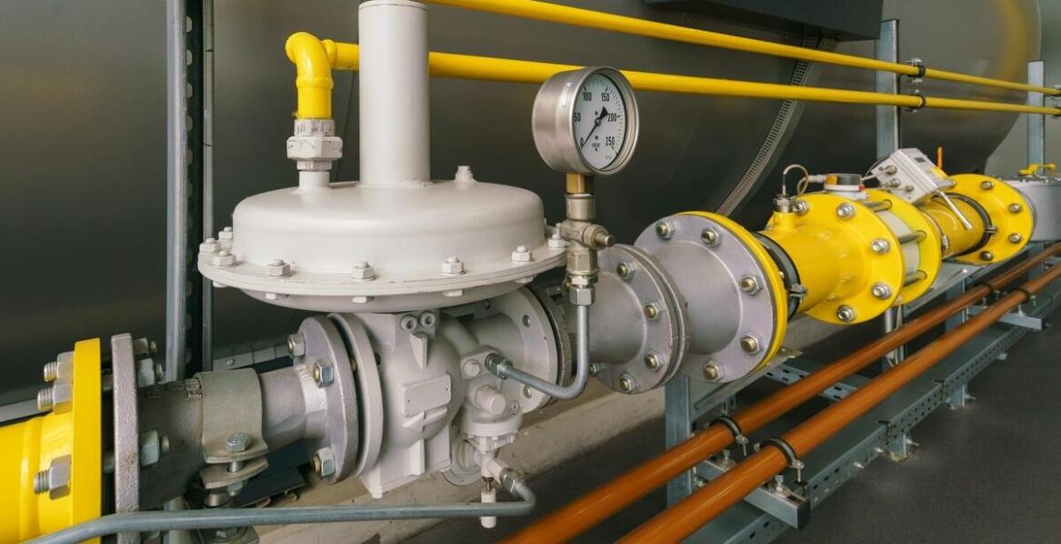 Jakie są kluczowe cechy efektywnego systemu stałego urządzenia gaśniczego?