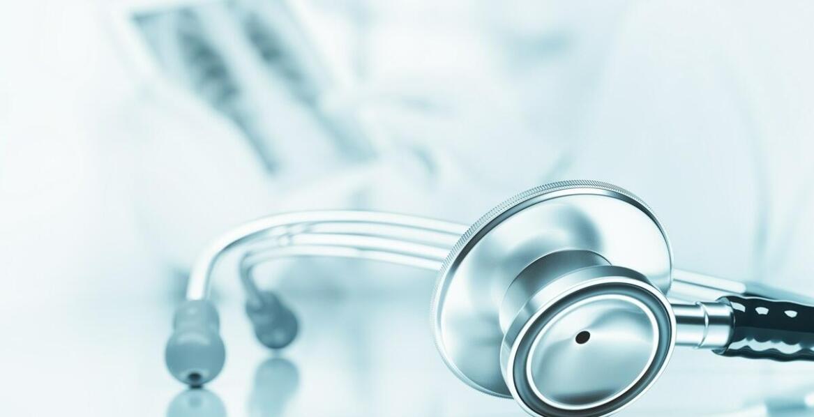 Czym różnią się modele analogowe od cyfrowych w kategorii stetoskopów internistycznych?