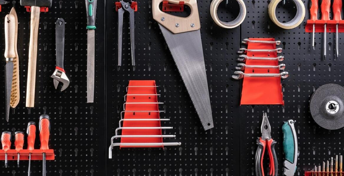 Jakie akcesoria warto dopasować do taśm do klejenia dla zwiększenia efektywności?