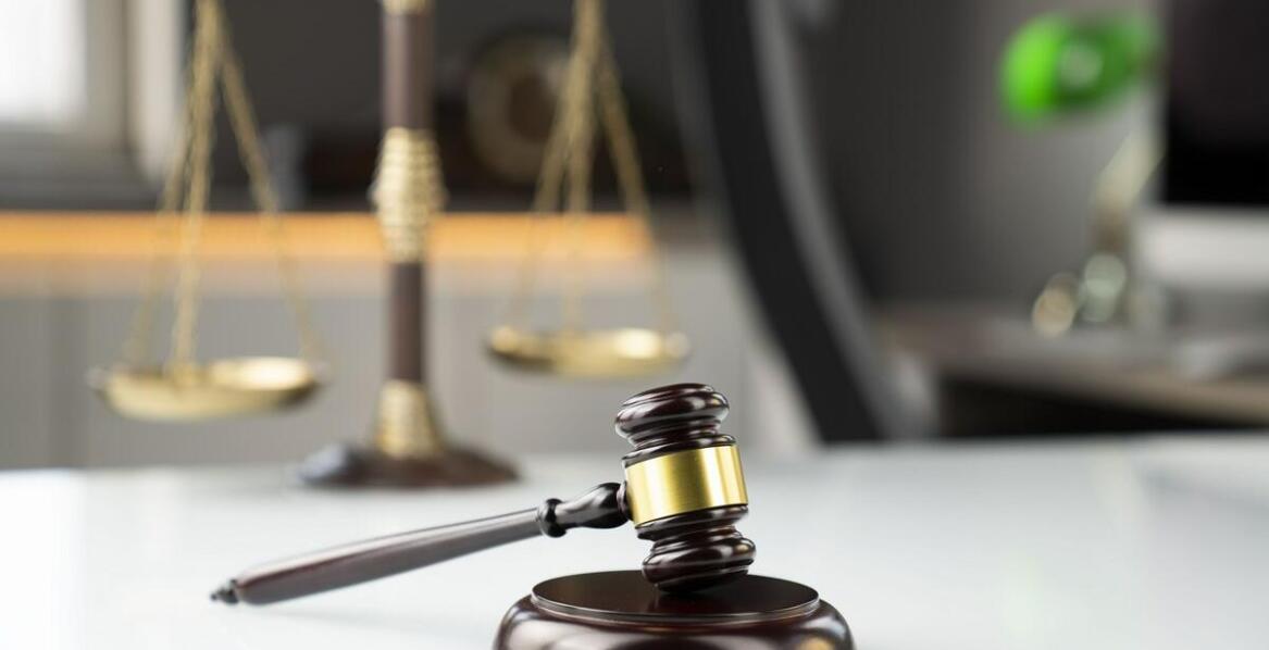 Jakie są alternatywy dla zamiany kary ograniczenia wolności na karę grzywny?