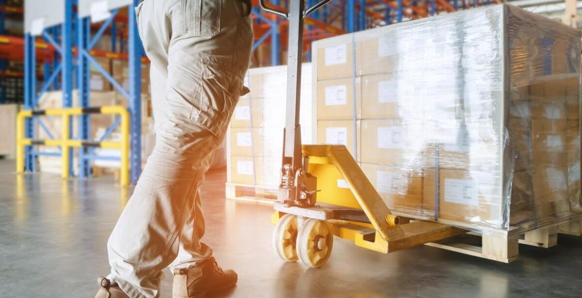 Nowoczesne technologie w paleciakach nożycowych – jak wpływają na wydajność?