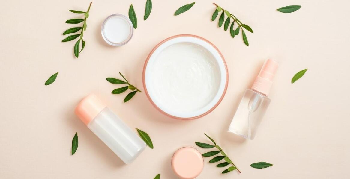 Jakie cechy wyróżniają zbiorniki polietylenowe w przemyśle kosmetycznym?