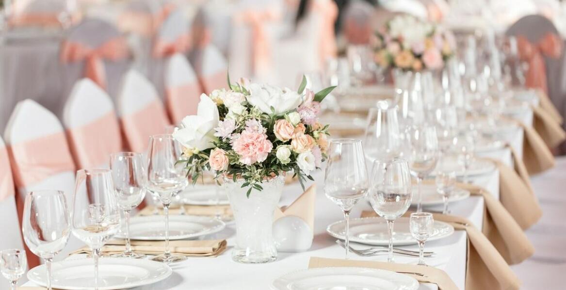 Przyjęcie weselne z różnorodnością smaków z Europy – jak zaskoczyć gości?