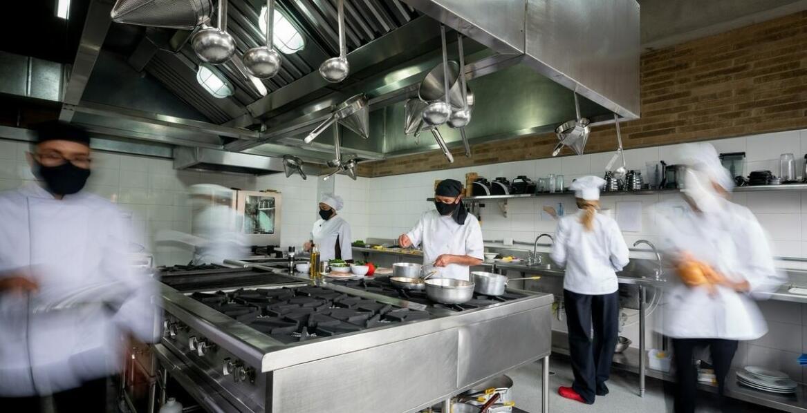 Znaczenie edukacji w zakresie zarządzania odpadami olejowymi w gastronomii