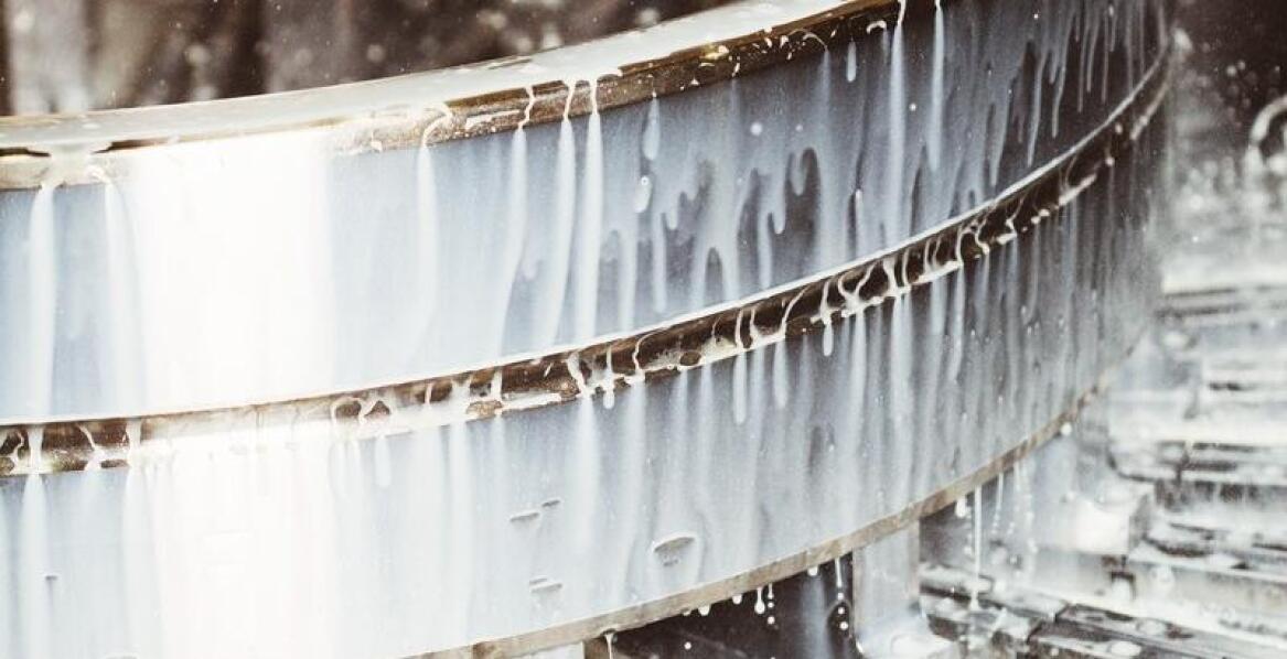 Przemysł maszynowy a znaczenie galwanizowania stali dla jakości produktów