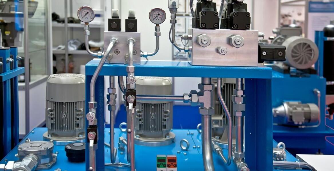 Znaczenie regularnego serwisu hydrauliki siłowej dla wydajności produkcji