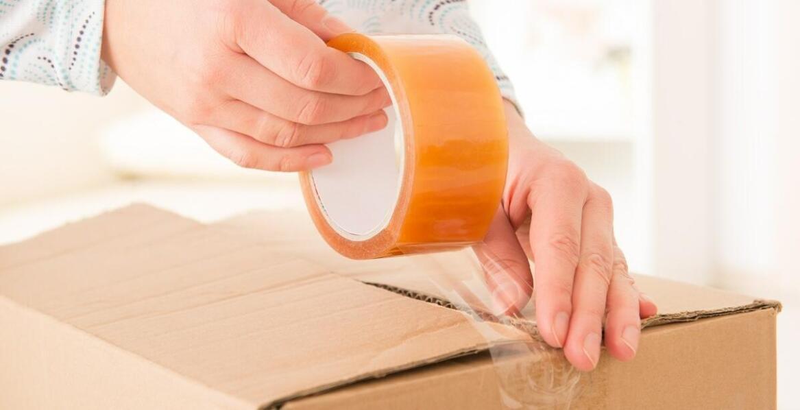 W jaki sposób taśma samoprzylepna brązowa może zwiększyć efektywność operacyjną w firmie?