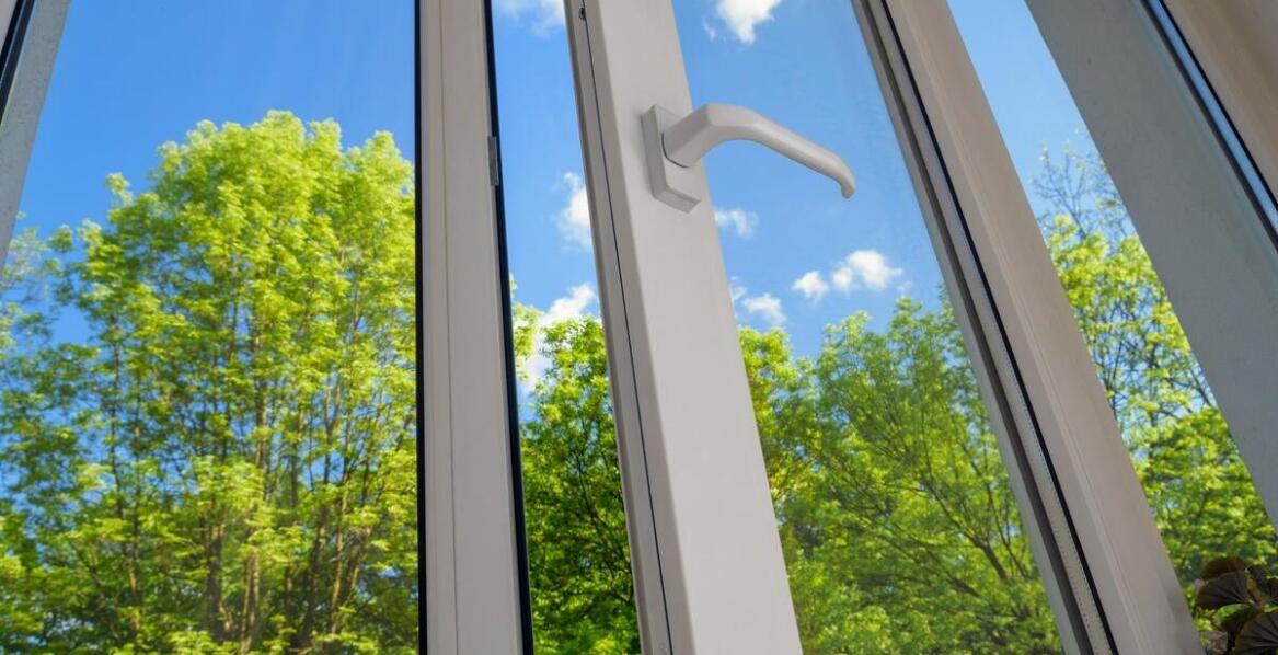 Jak zwiększyć trwałość i niezawodność okienek podawczych?