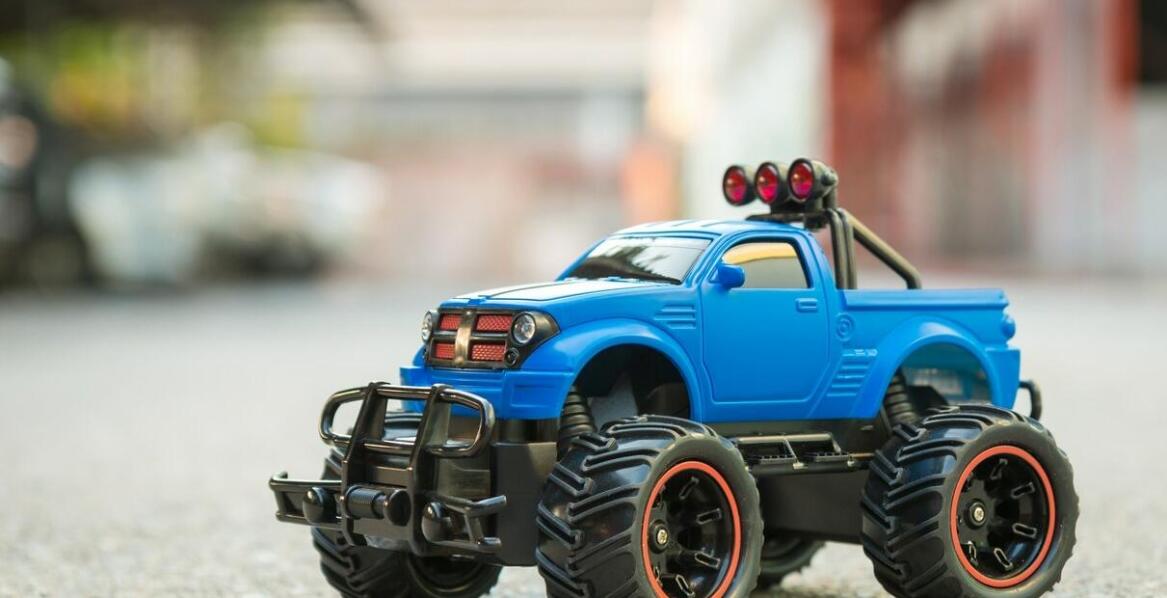 Zastosowanie barwników i pigmentów w personalizacji modeli samochodowych