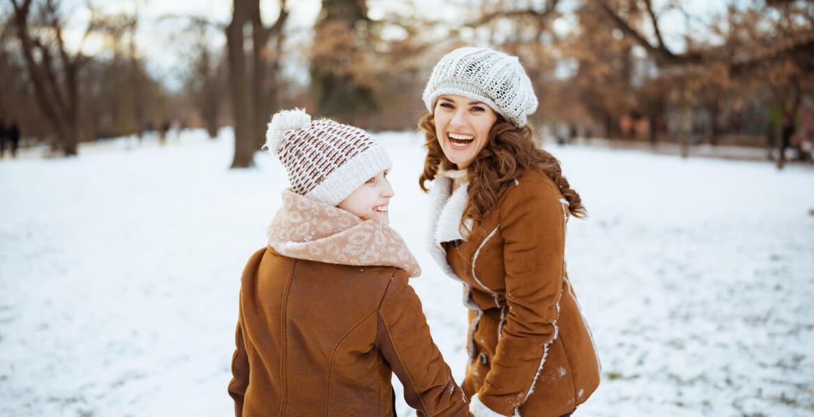 Jak znaleźć idealne czapki zimowe online dla kobiet i dzieci?