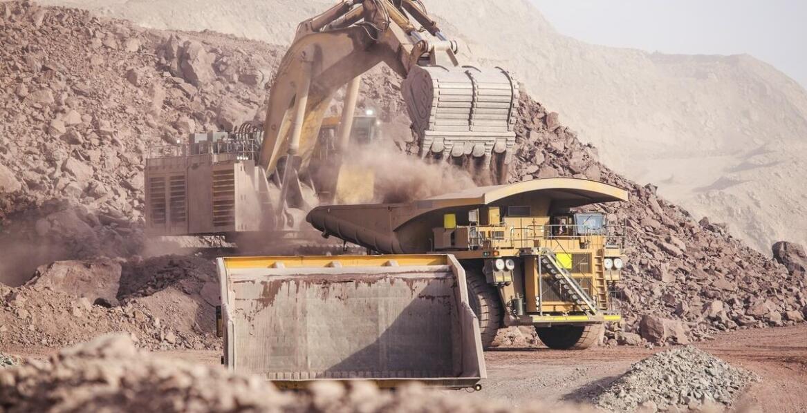 Jakie korzyści przynosi zastosowanie zakrętak akumulatorowych w górnictwie?