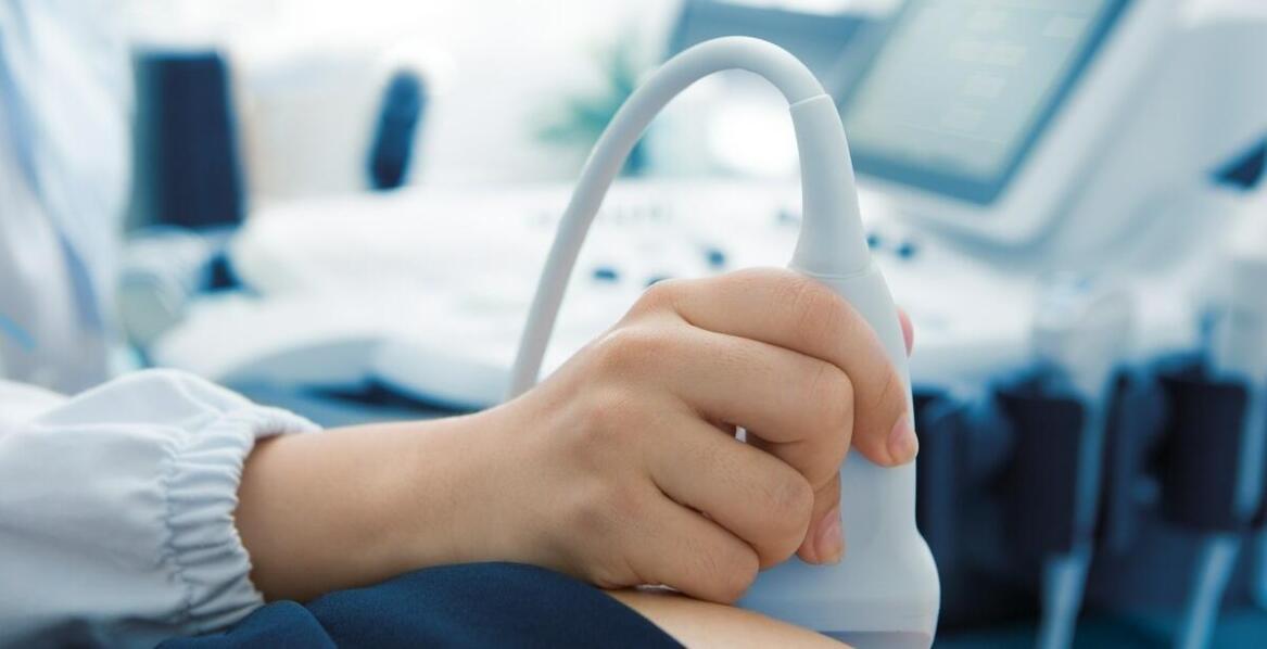 Rola zaawansowanego sprzętu diagnostycznego w wykrywaniu niedrożności jajowodów