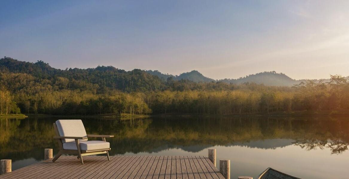 Wypoczynek nad jeziorem - jakie aktywności oferują nasze domki?