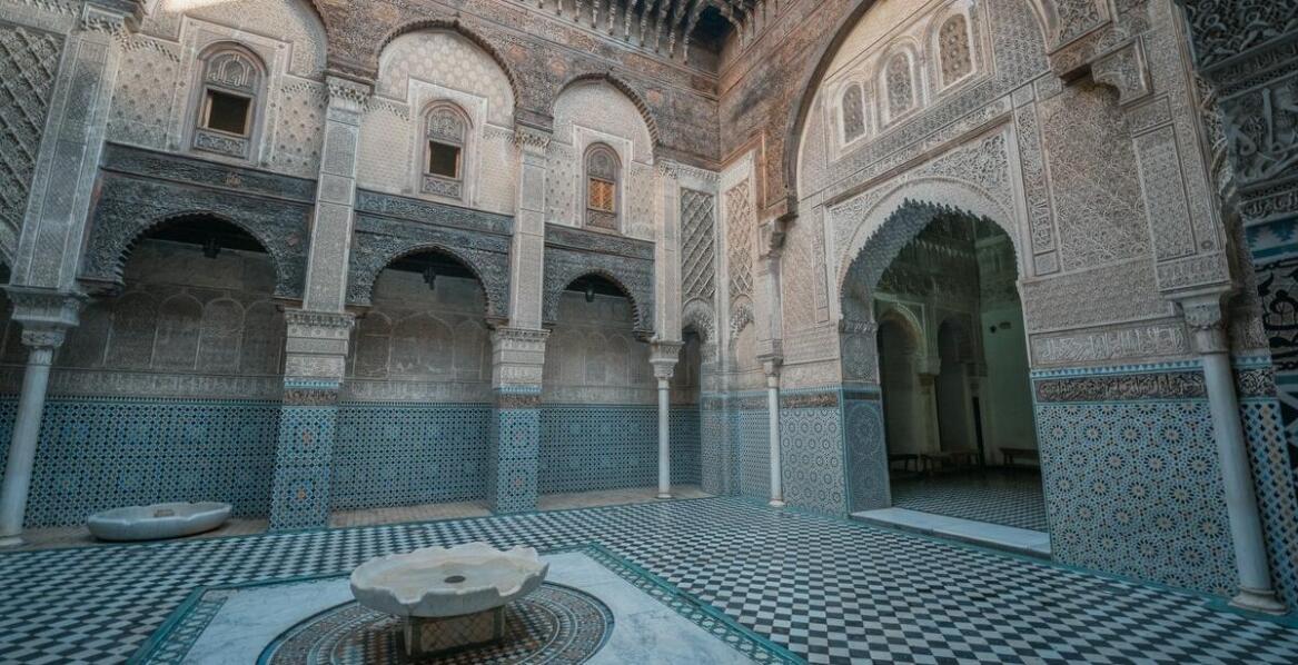 Posadzki dekoracyjne z żywicy jako element aranżacji wnętrz muzealnych