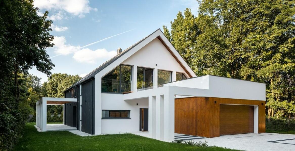 Jak adaptacja projektów wpływa na funkcjonalność domów szkieletowych?