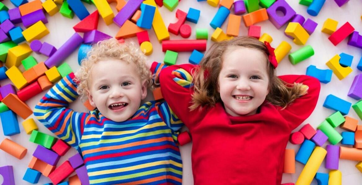 Jak wprowadzić zabawy klamerkowe do druku do codziennej rutyny dziecka?