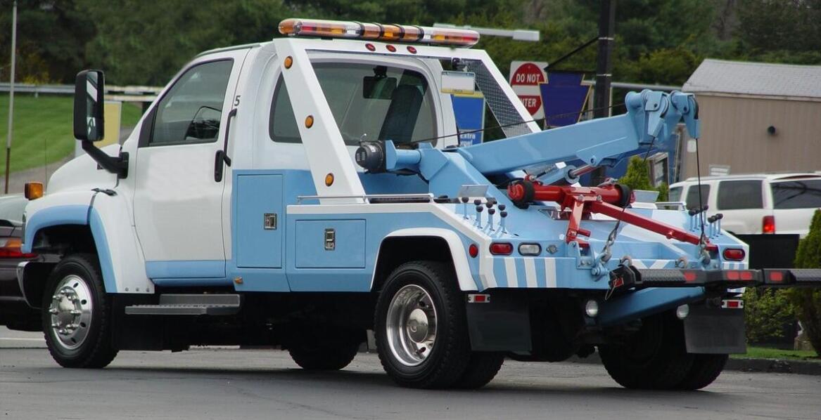 Jakie usługi oferujemy w zakresie transportu uszkodzonych pojazdów?