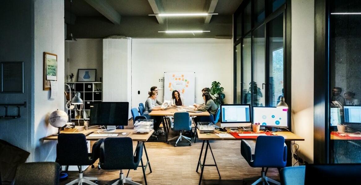 Znaczenie elastyczności w ofercie usług agencji reklamy dla osiągnięcia celów marketingowych klientów