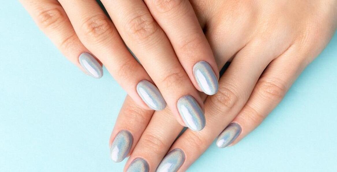 Jak manicure tytanowy wspiera zdrowie paznokci?