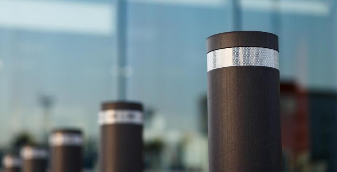 Odporność na czynniki zewnętrzne jako kluczowa cecha słupków parkingowych