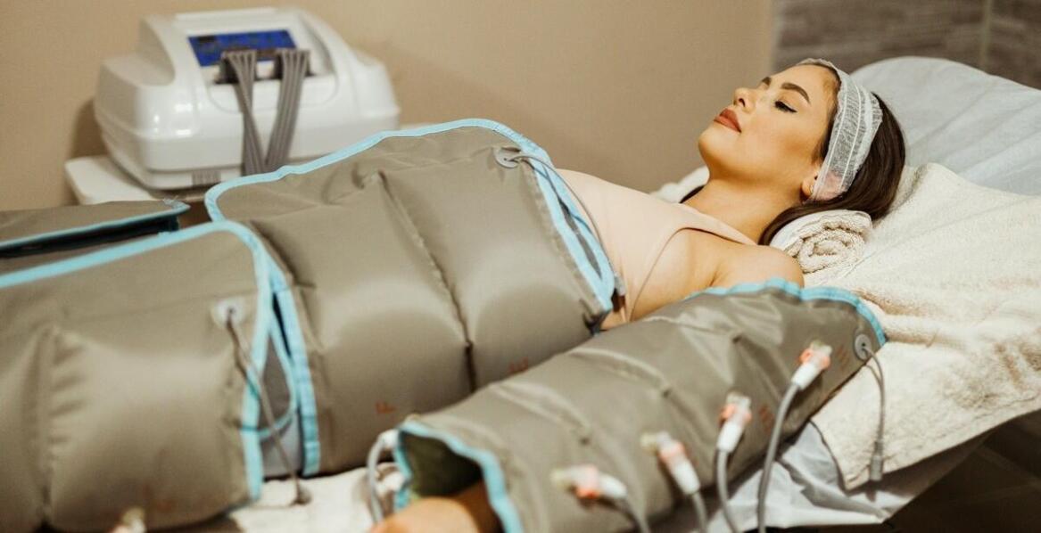 Jak masażery limfatyczne wspierają zdrowie osoby prowadzącej intensywny tryb życia?