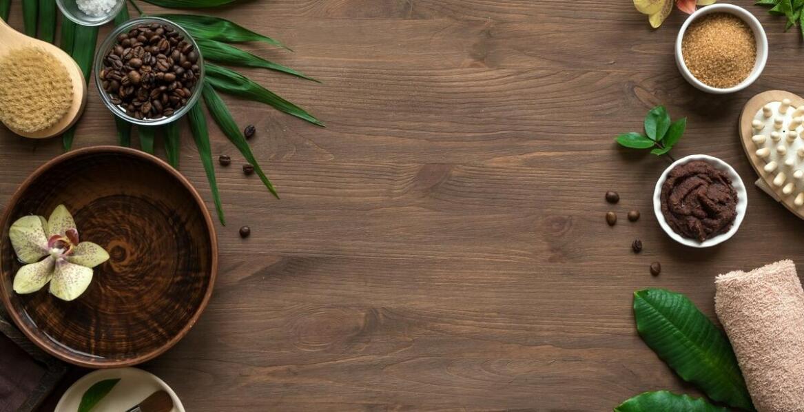 Przygotowanie idealnej filiżanki kawy: jakie akcesoria warto mieć?