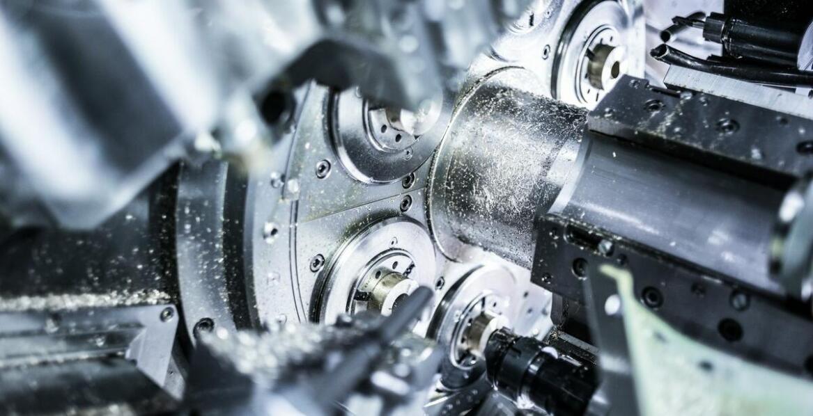 Zaawansowane techniki obróbki metali w produkcji tłoczników