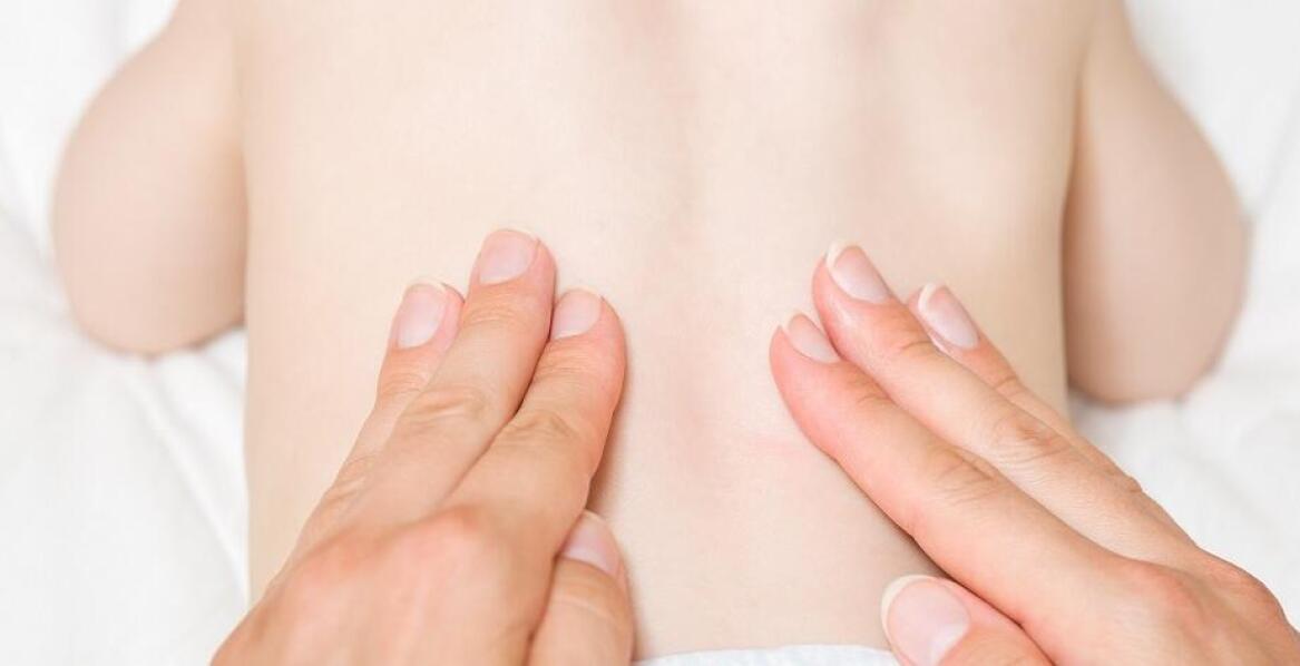 Masaż dla dzieci: Jakie korzyści niesie ze sobą?