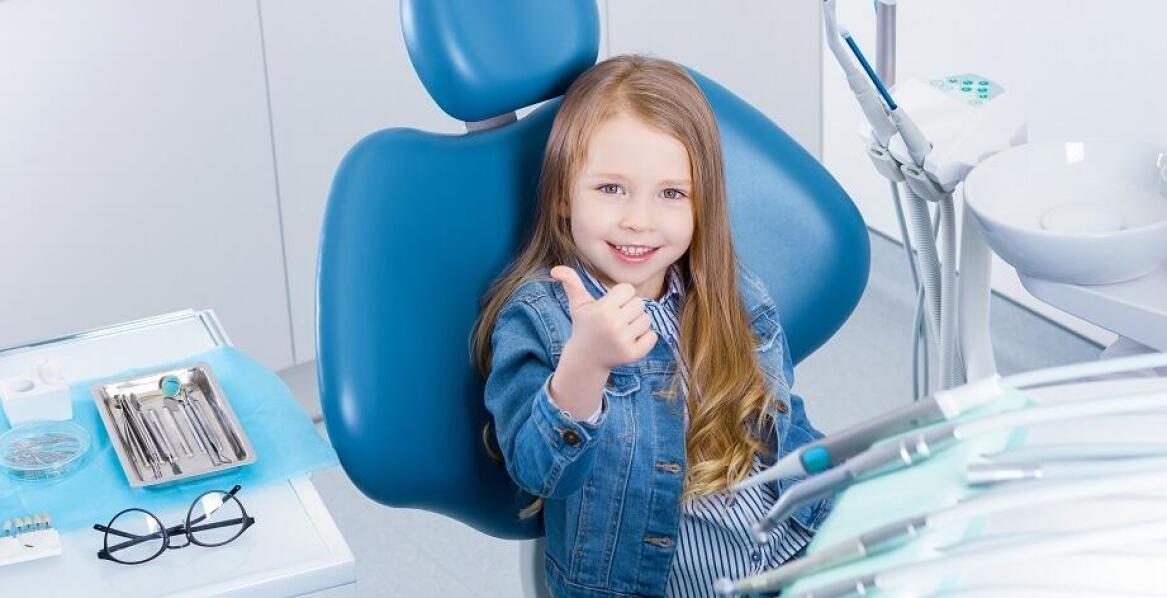 Jak stomatologia dziecięca może pomóc w zaszczepieniu nawyku dbania o zęby?